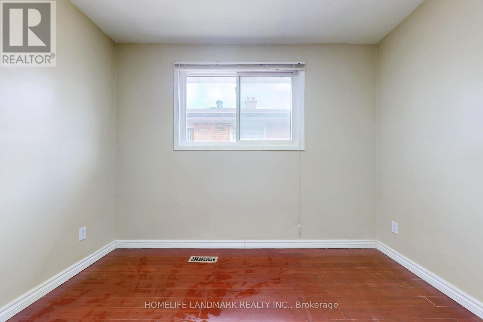 225 Pineway Boulevard, Toronto, ON - Indoor Photo Showing Other Room