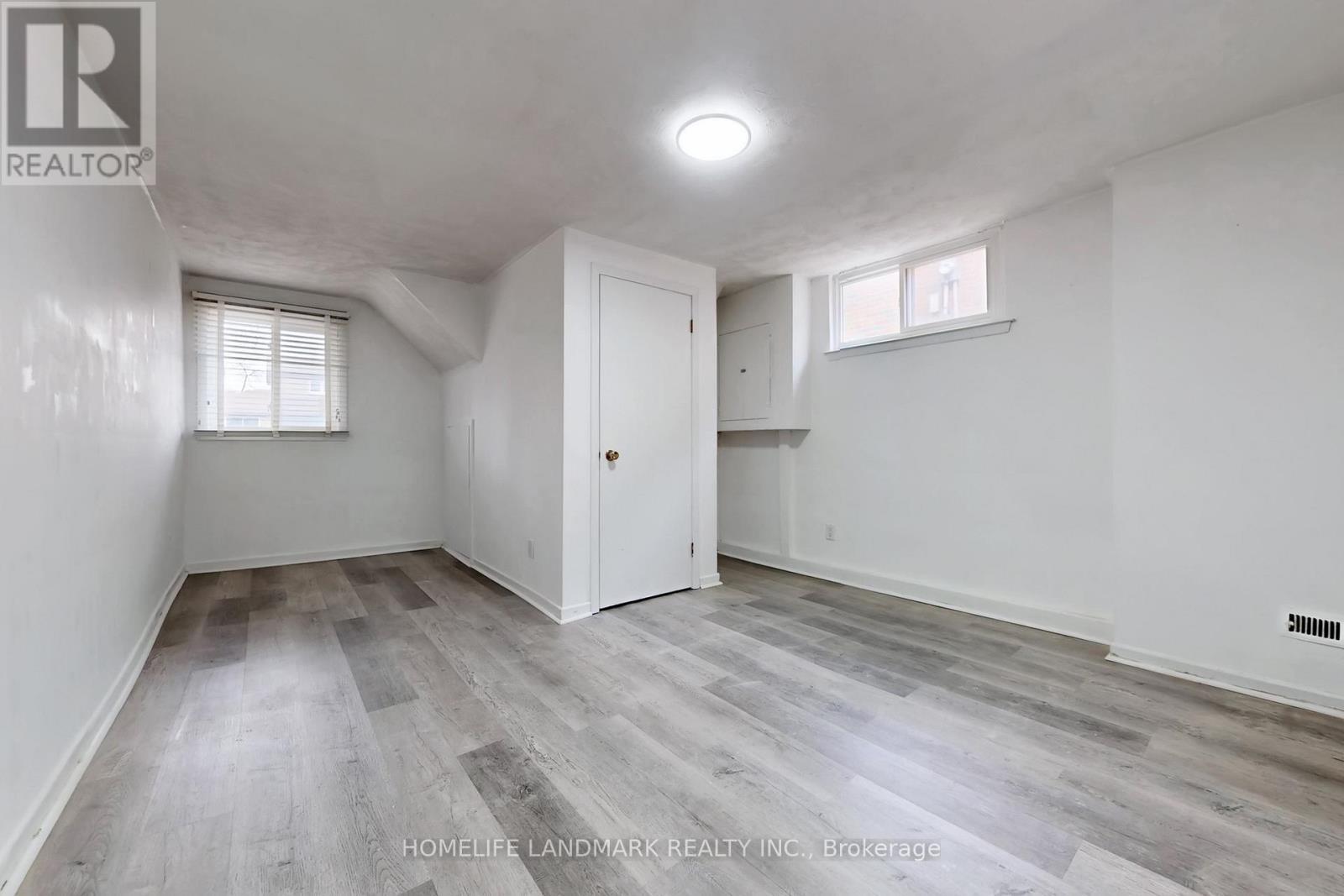 225 Pineway Boulevard, Toronto, ON - Indoor Photo Showing Other Room