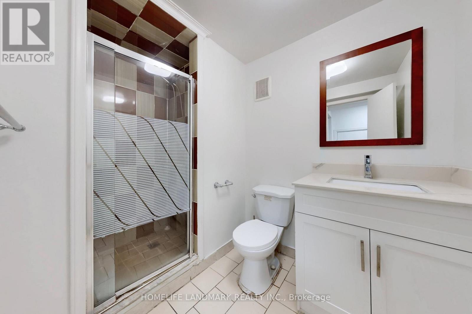 225 Pineway Boulevard, Toronto, ON - Indoor Photo Showing Bathroom