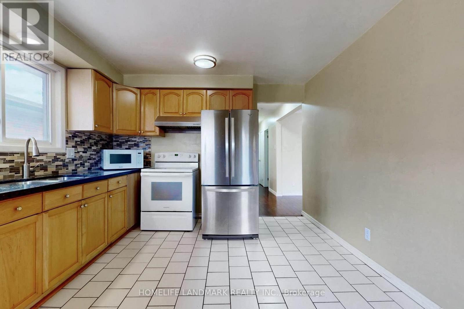 225 Pineway Boulevard, Toronto, ON - Indoor Photo Showing Kitchen With Double Sink