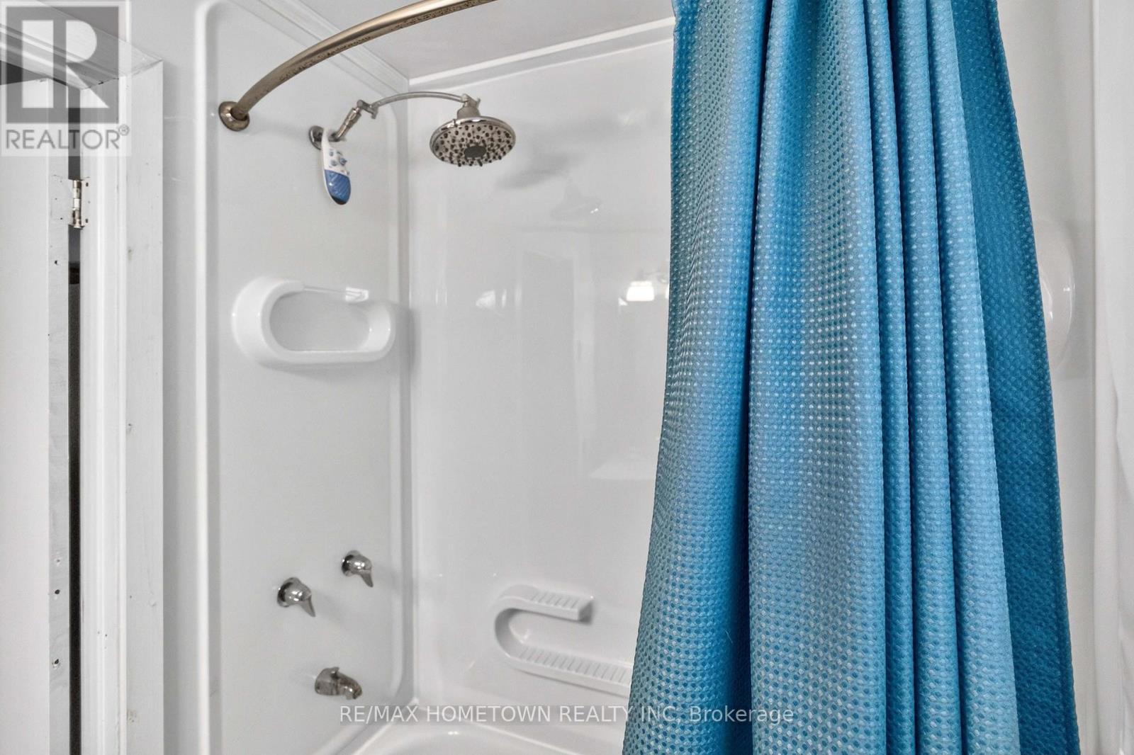 Shower and bath combo - 66 Scott Lane, Rideau Lakes, ON - Indoor Photo Showing Bathroom