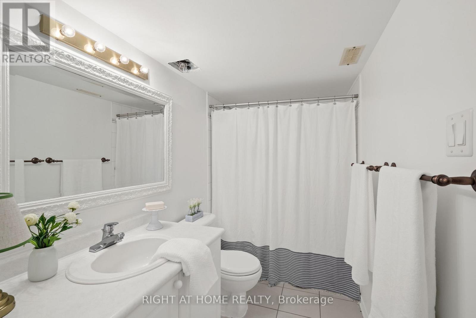 Lower Level Bathroom - 120 Grandpark Circle, Ottawa, ON - Indoor Photo Showing Bathroom