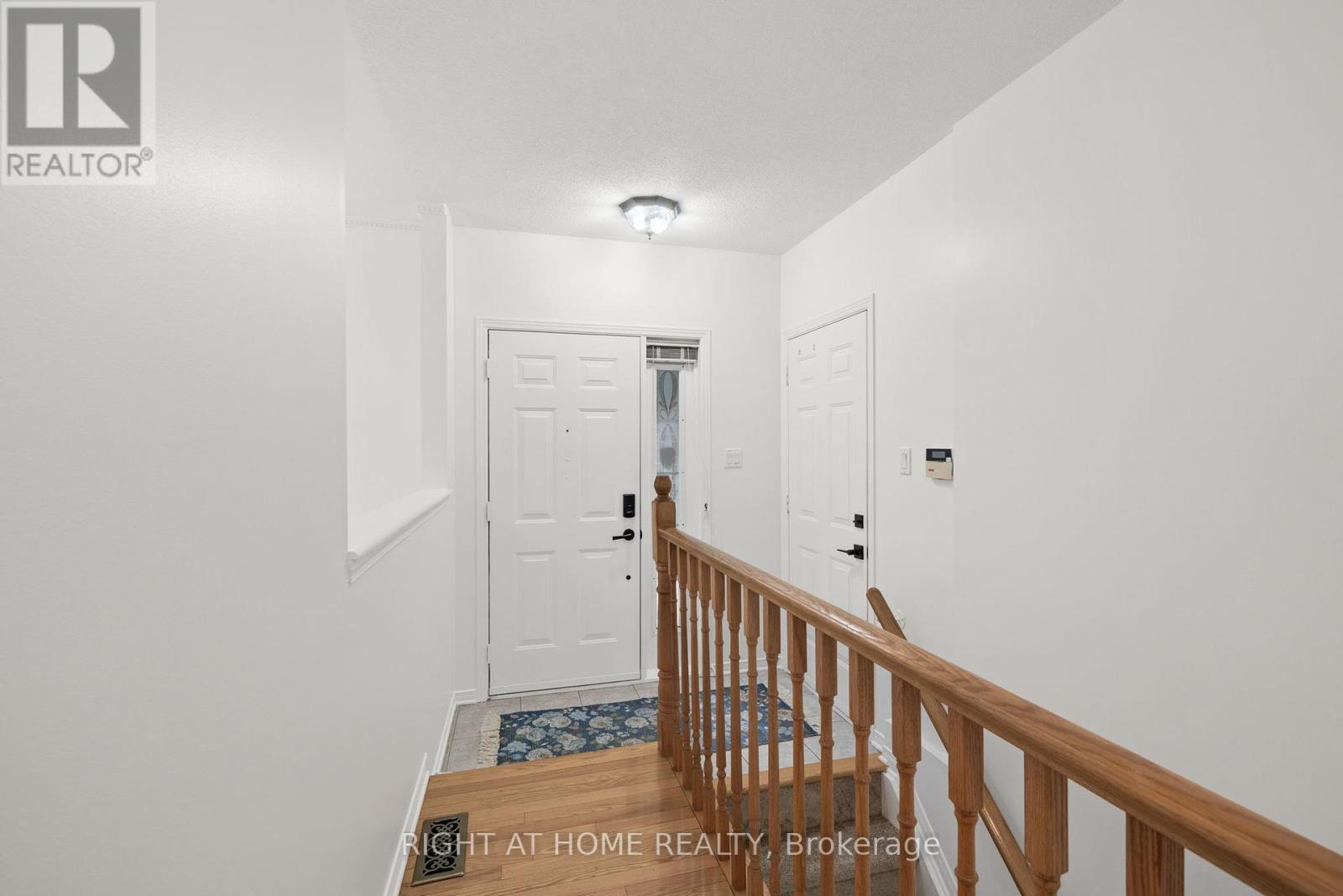 120 Grandpark Circle, Ottawa, ON - Indoor Photo Showing Other Room