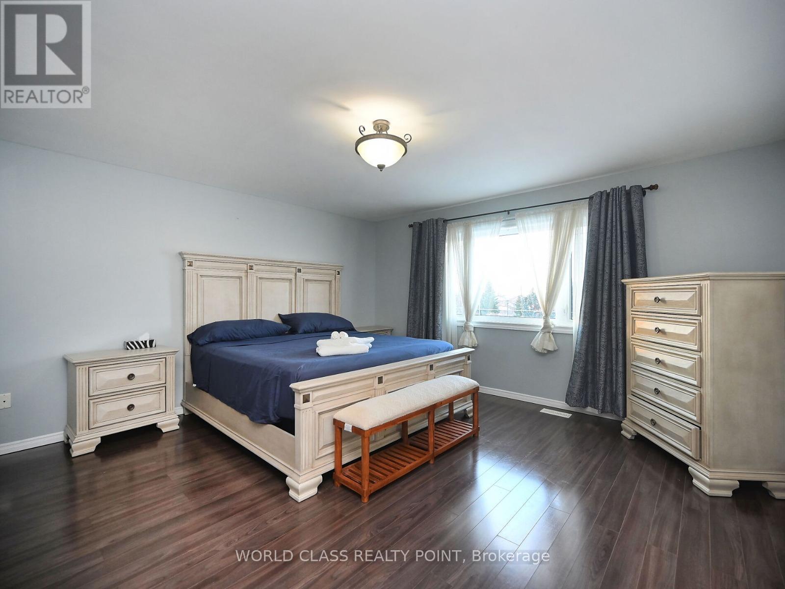 6136 Ford Road, Mississauga, ON - Indoor Photo Showing Bedroom