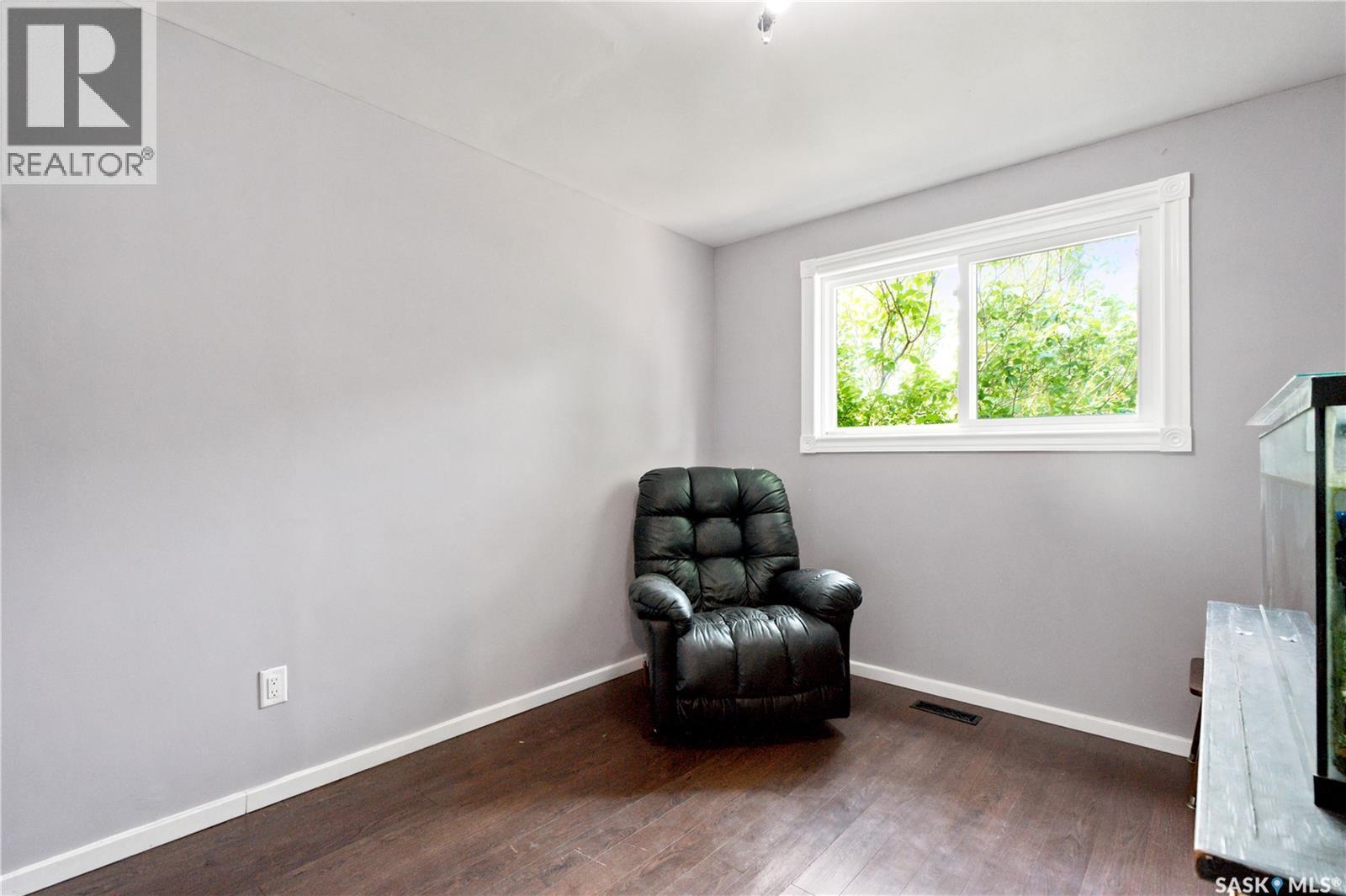 310 Douglas Crescent, Saskatoon, SK - Indoor
