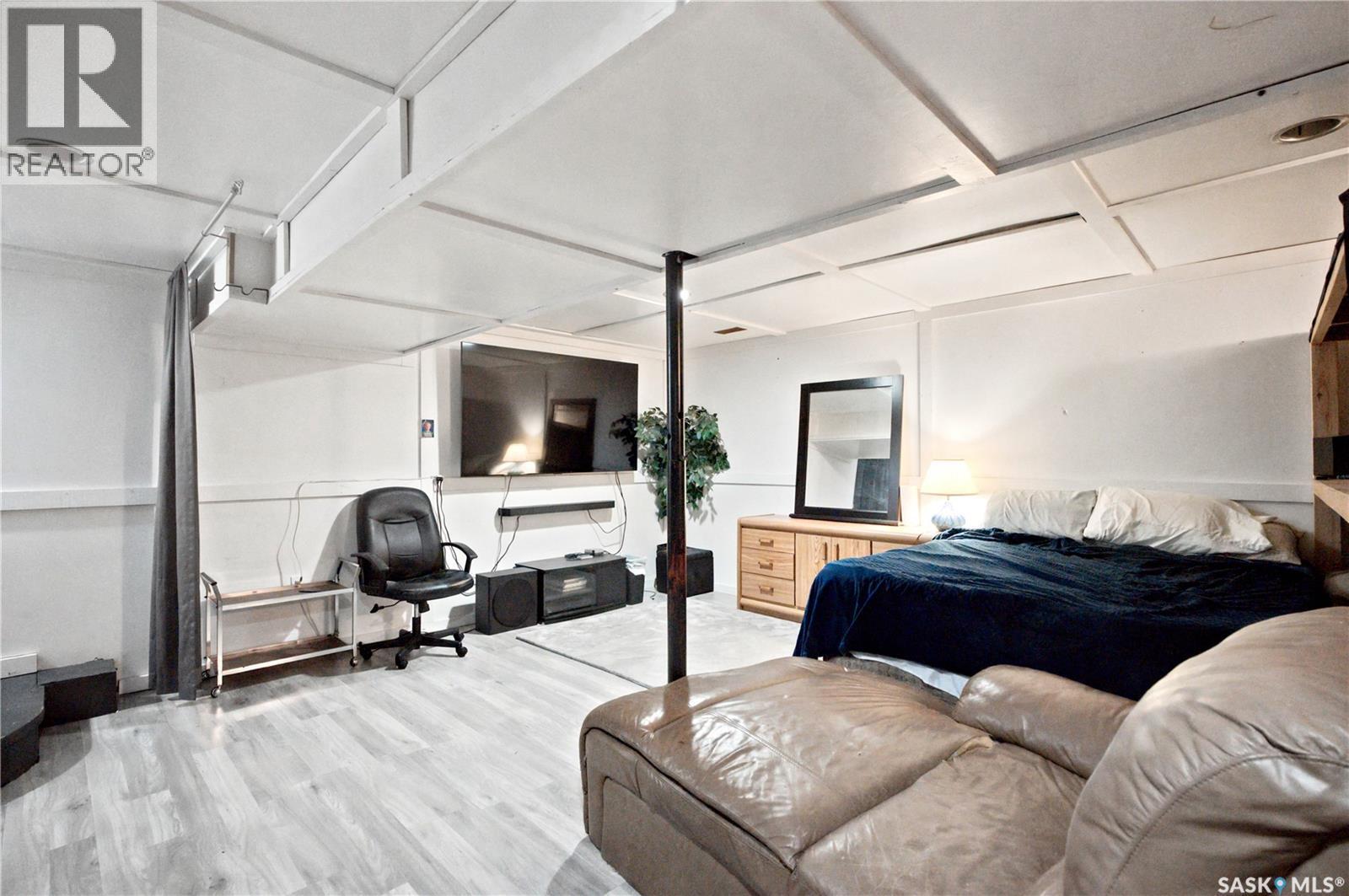 310 Douglas Crescent, Saskatoon, SK - Indoor