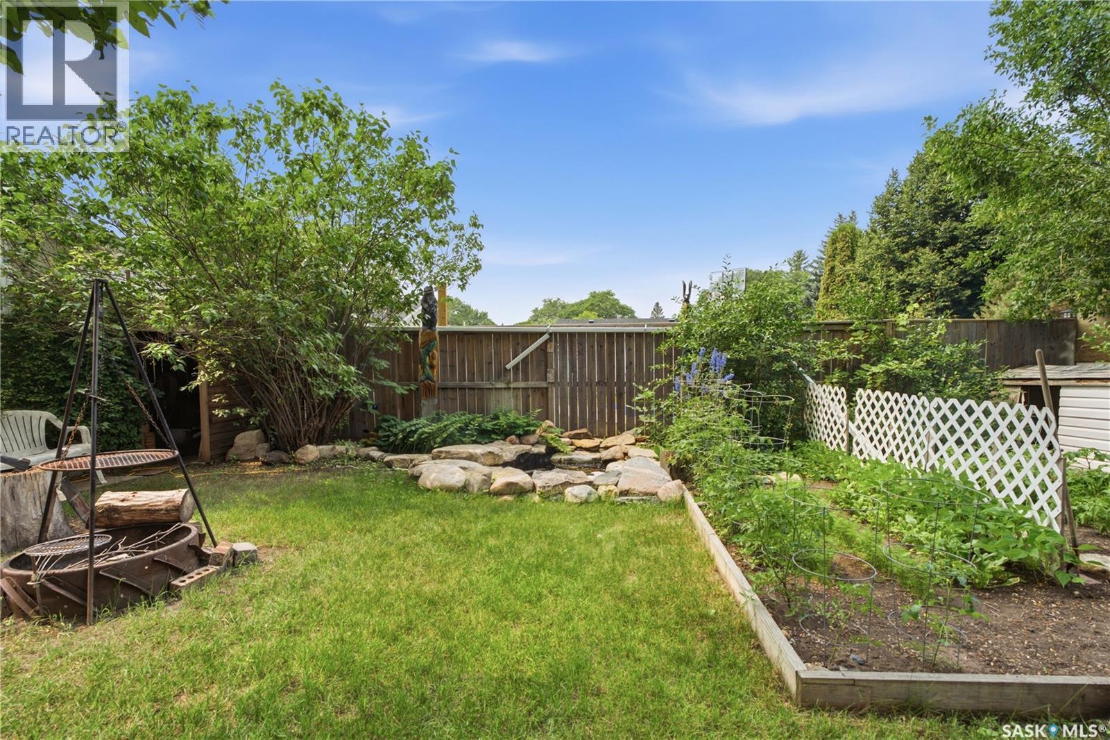 310 Douglas Crescent, Saskatoon, SK - Outdoor