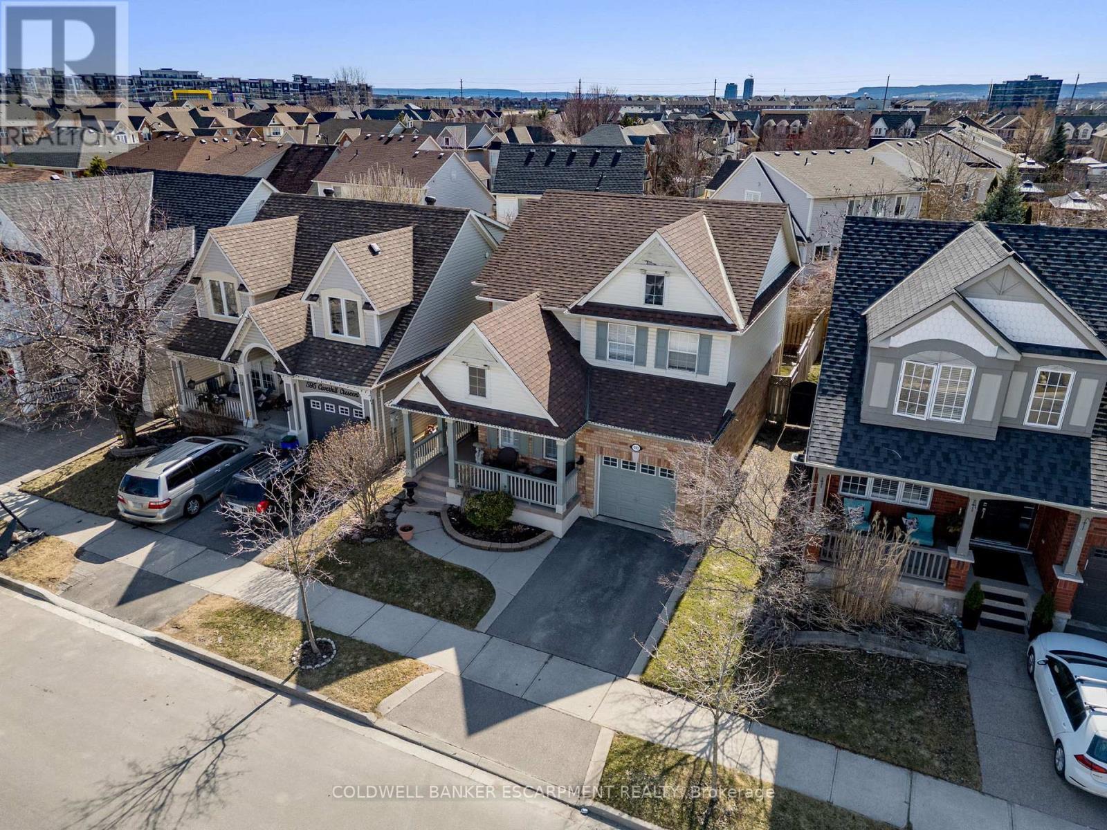 593 Caverhill Crescent, Milton, ON - Outdoor With Facade