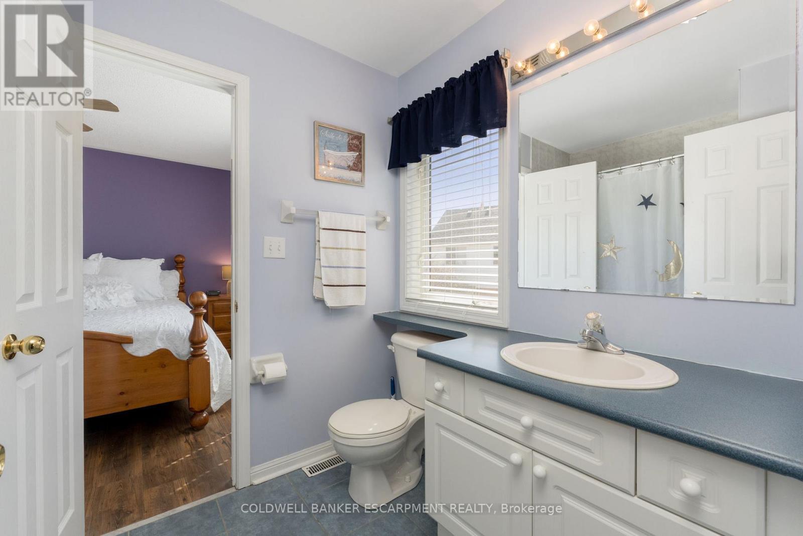 593 Caverhill Crescent, Milton, ON - Indoor Photo Showing Bathroom
