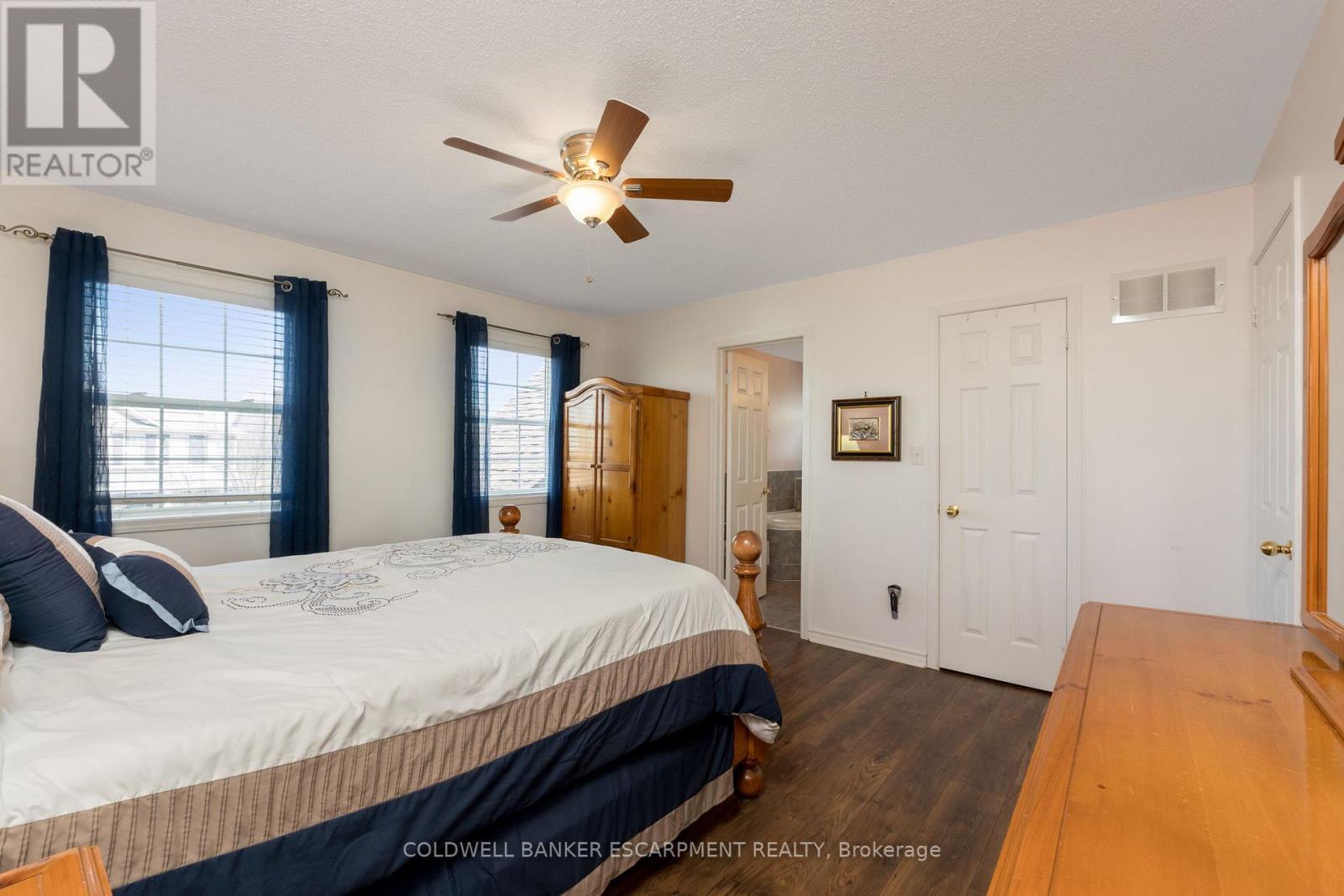 593 Caverhill Crescent, Milton, ON - Indoor Photo Showing Bedroom