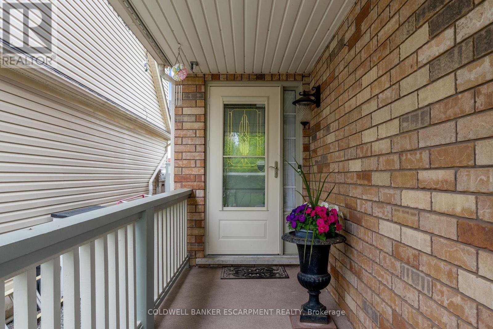 593 Caverhill Crescent, Milton, ON - Outdoor With Exterior
