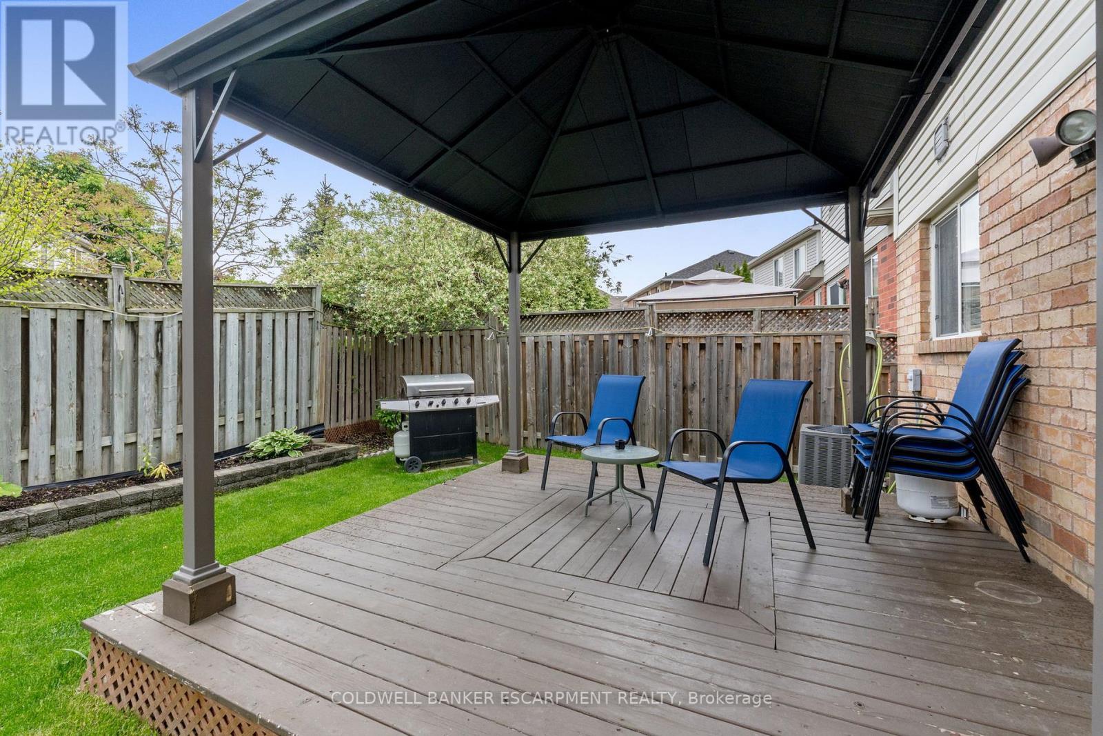 593 Caverhill Crescent, Milton, ON - Outdoor With Deck Patio Veranda With Exterior