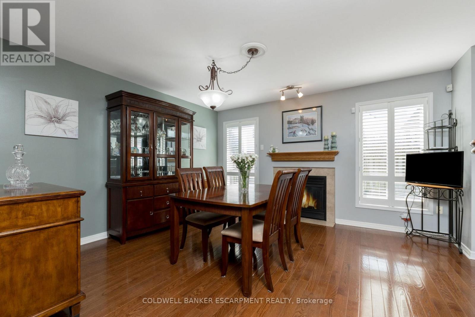 593 Caverhill Crescent, Milton, ON - Indoor Photo Showing Dining Room