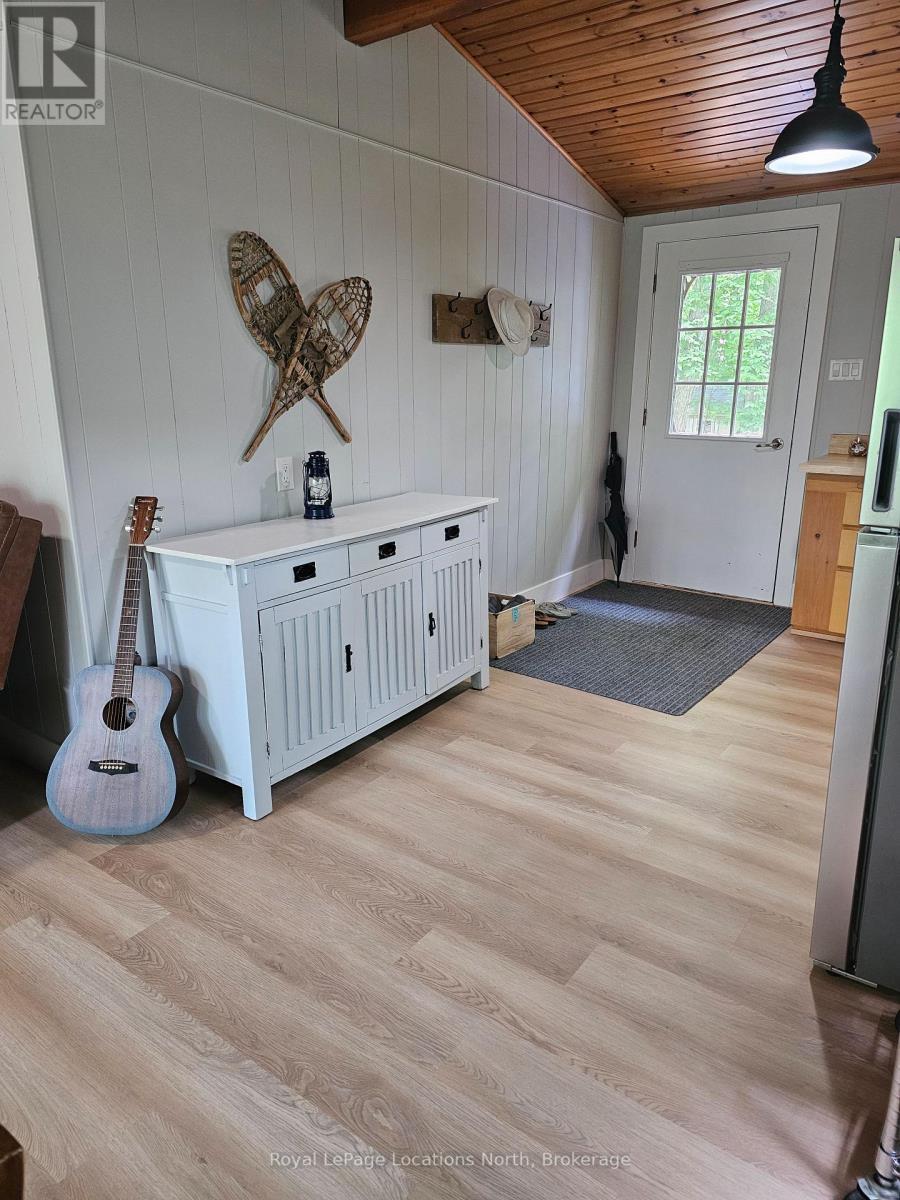 1204 Tiny Beaches Road North Road N, Tiny, ON - Indoor Photo Showing Other Room