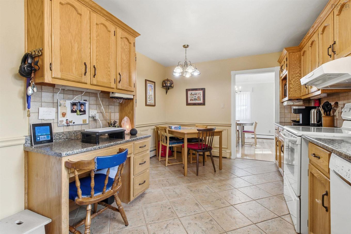 8 Lakeview Drive, Windsor, NS - Indoor Photo Showing Kitchen