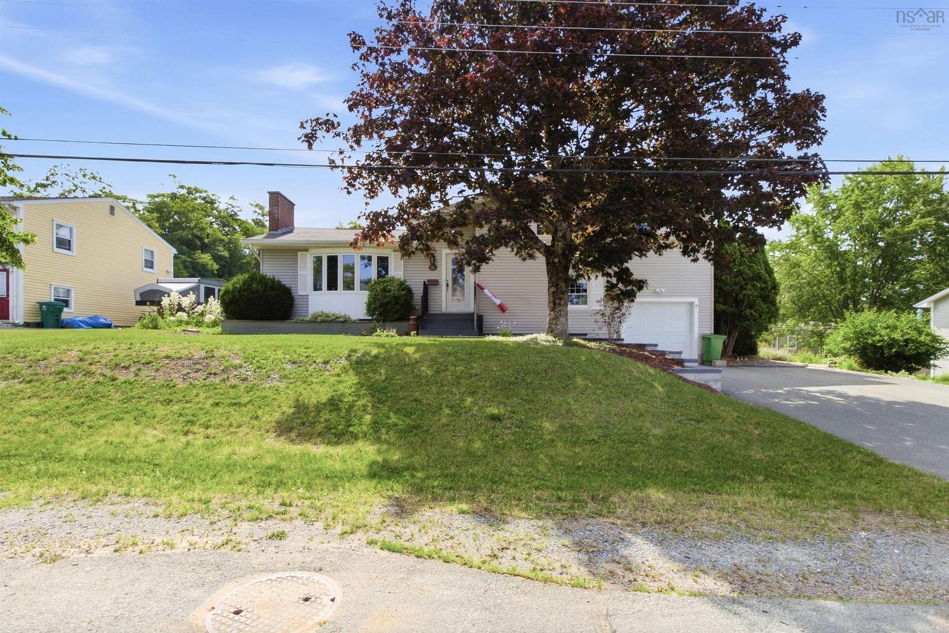 8 Lakeview Drive, Windsor, NS - Outdoor