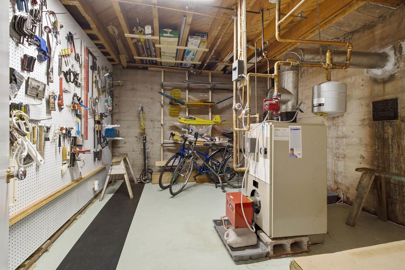 8 Lakeview Drive, Windsor, NS - Indoor Photo Showing Basement