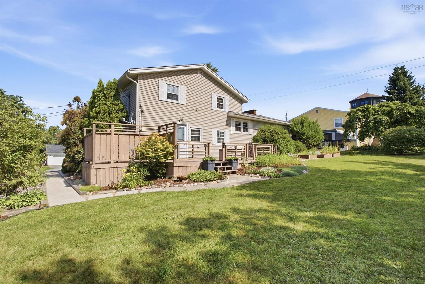 8 Lakeview Drive, Windsor, NS - Outdoor