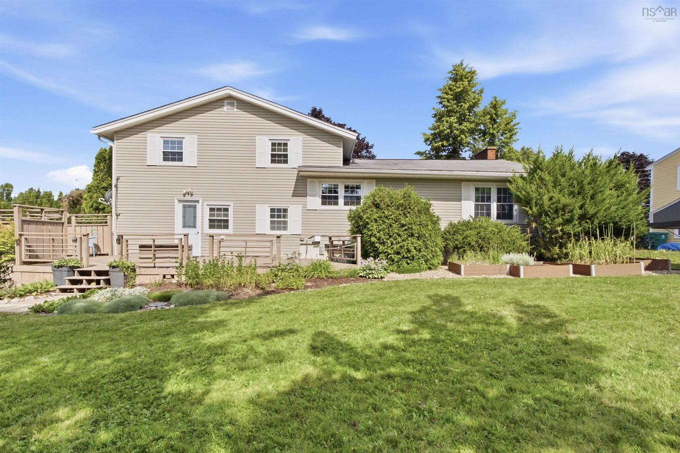 8 Lakeview Drive, Windsor, NS - Outdoor