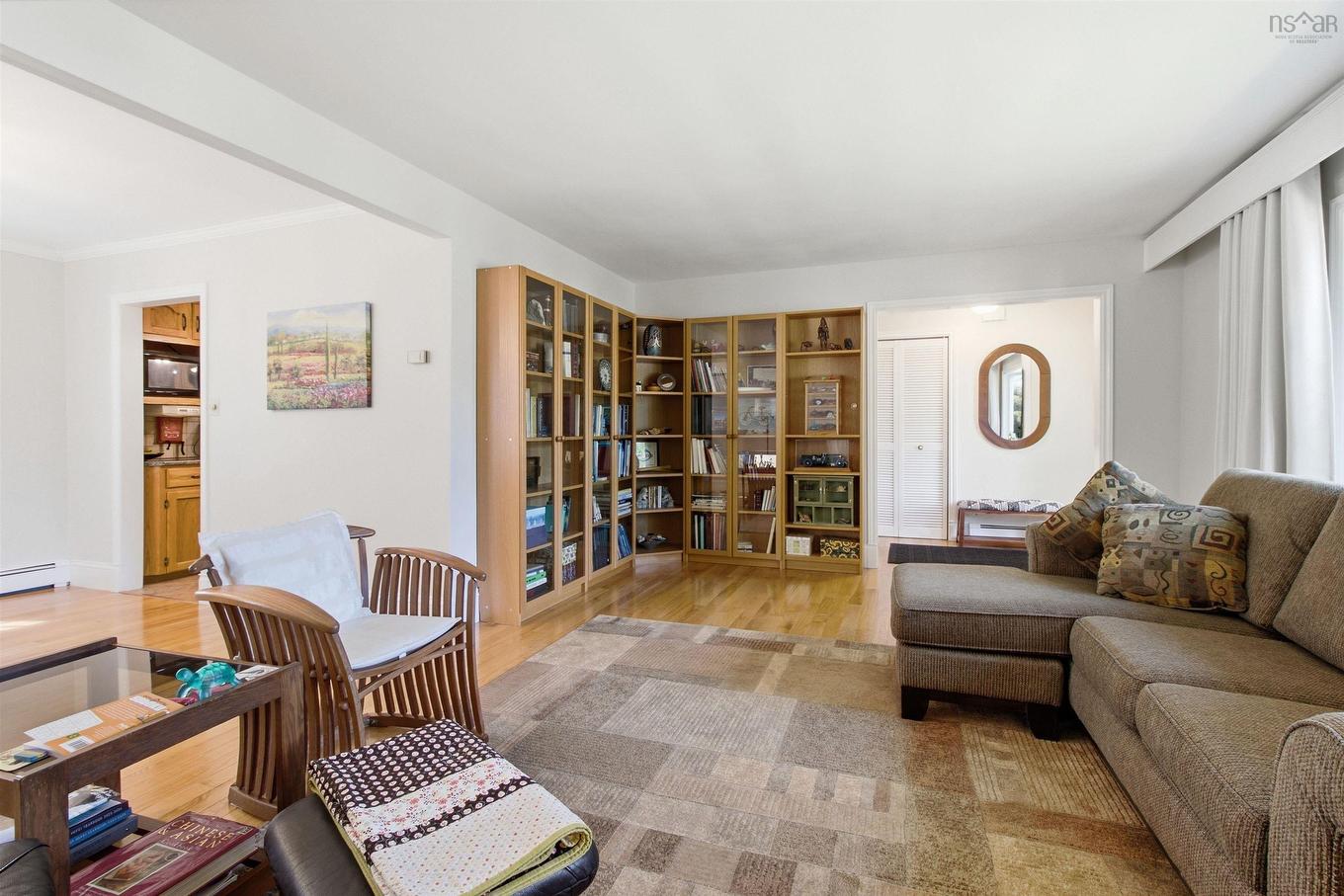 8 Lakeview Drive, Windsor, NS - Indoor Photo Showing Living Room