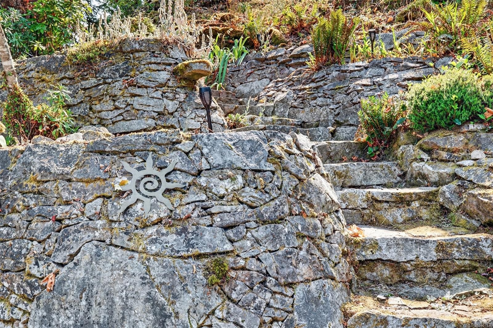 211 Quarry Dr, Salt Spring, BC