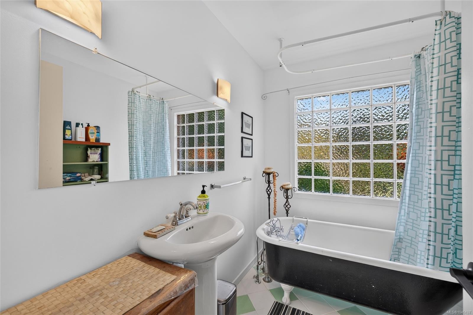 211 Quarry Dr, Salt Spring, BC
