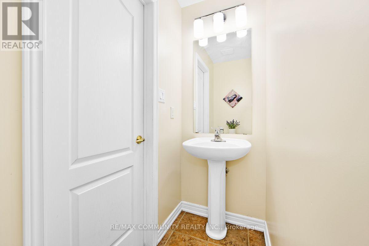 2 Solace Road, Markham, ON - Indoor Photo Showing Bathroom