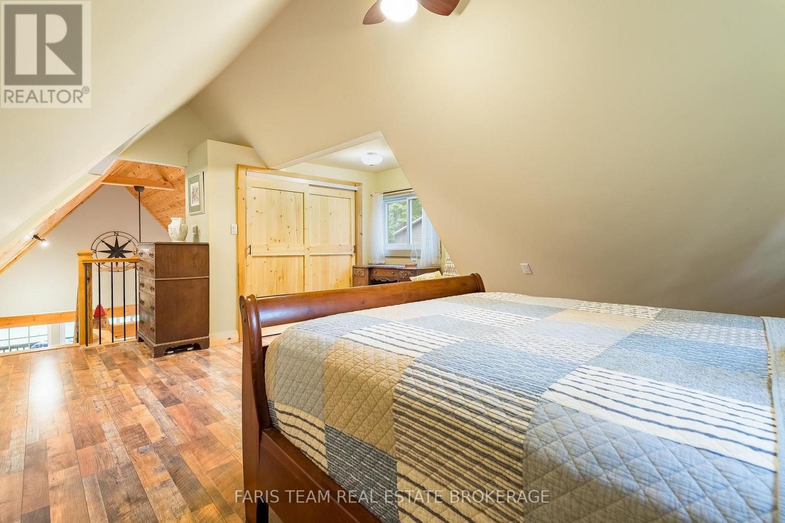7353 Davy Drive, Ramara, ON - Indoor Photo Showing Bedroom