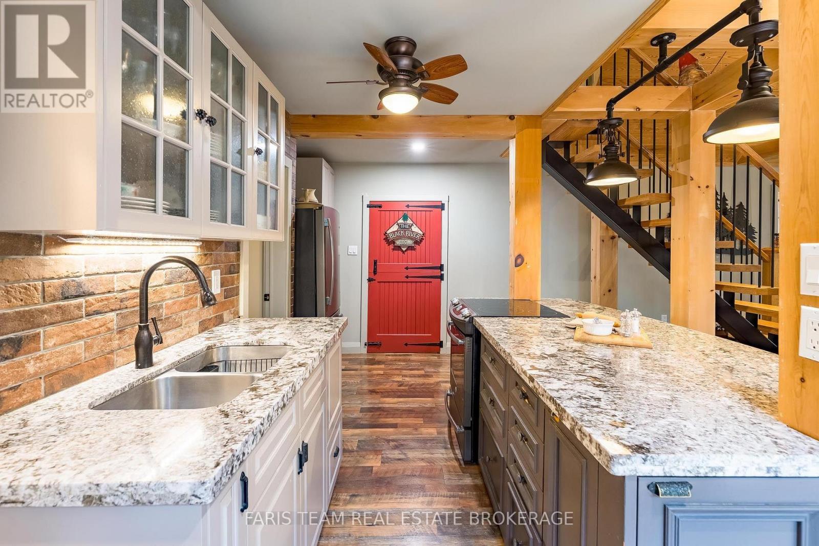 7353 Davy Drive, Ramara, ON - Indoor Photo Showing Kitchen With Double Sink With Upgraded Kitchen