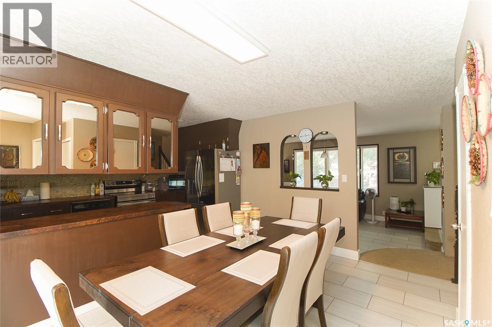 18 Kyle Street, Regina, SK - Indoor
