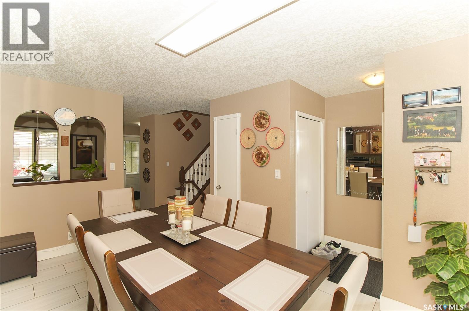 18 Kyle Street, Regina, SK - Indoor Photo Showing Dining Room