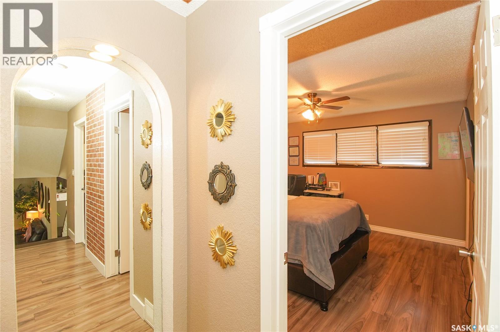18 Kyle Street, Regina, SK - Indoor