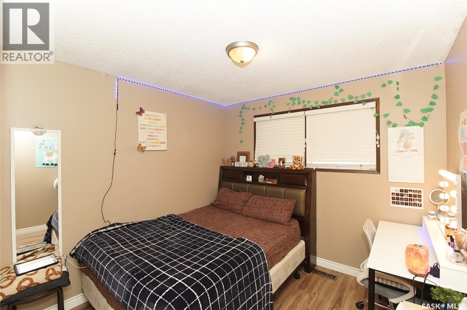 18 Kyle Street, Regina, SK - Indoor Photo Showing Bedroom