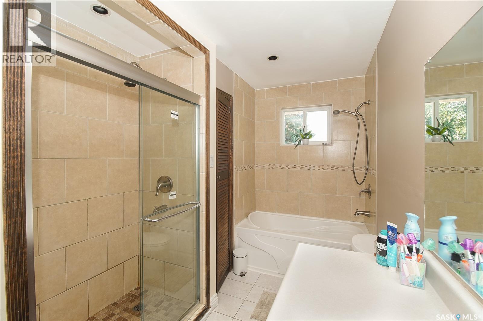 18 Kyle Street, Regina, SK - Indoor Photo Showing Bathroom
