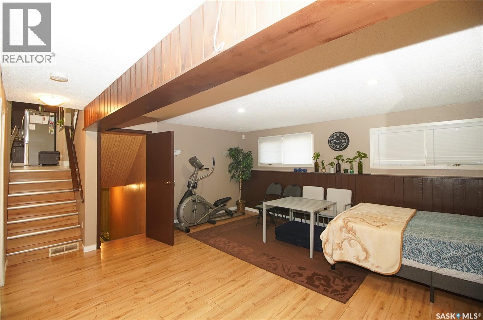 18 Kyle Street, Regina, SK - Indoor