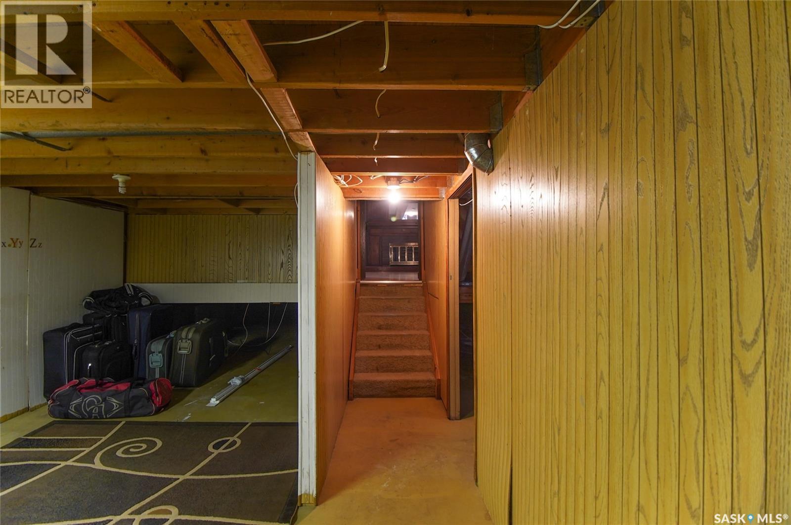18 Kyle Street, Regina, SK - Indoor
