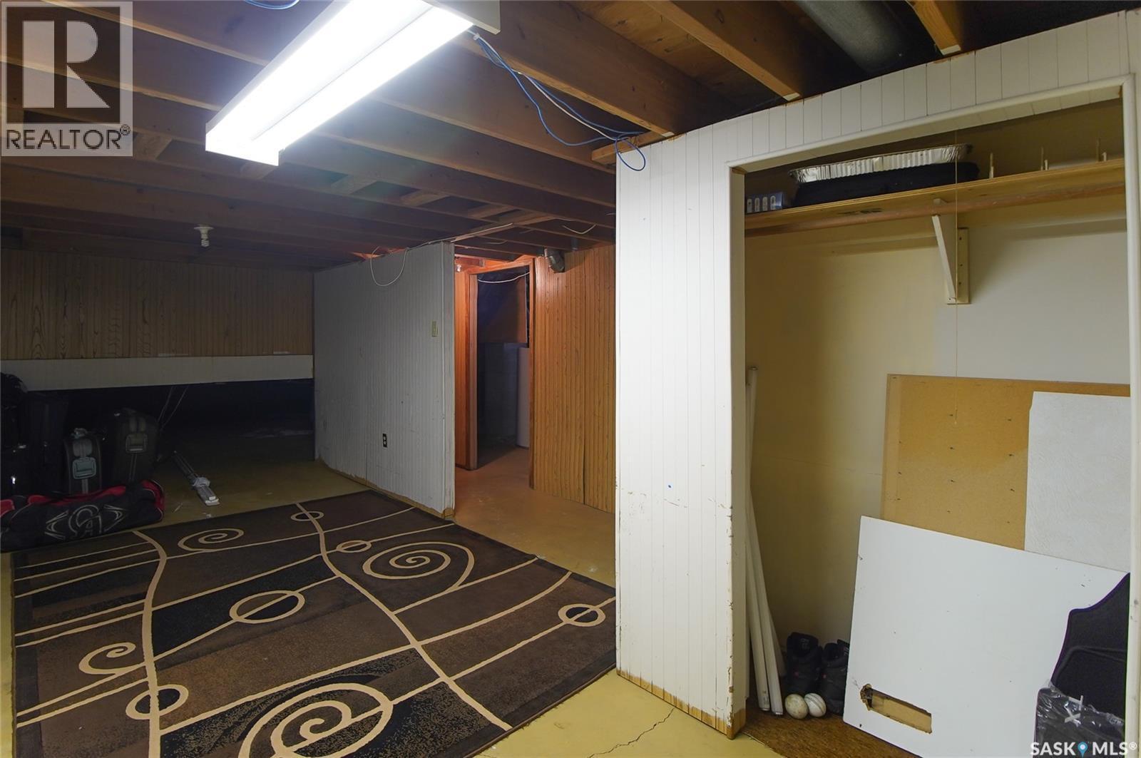 18 Kyle Street, Regina, SK - Indoor