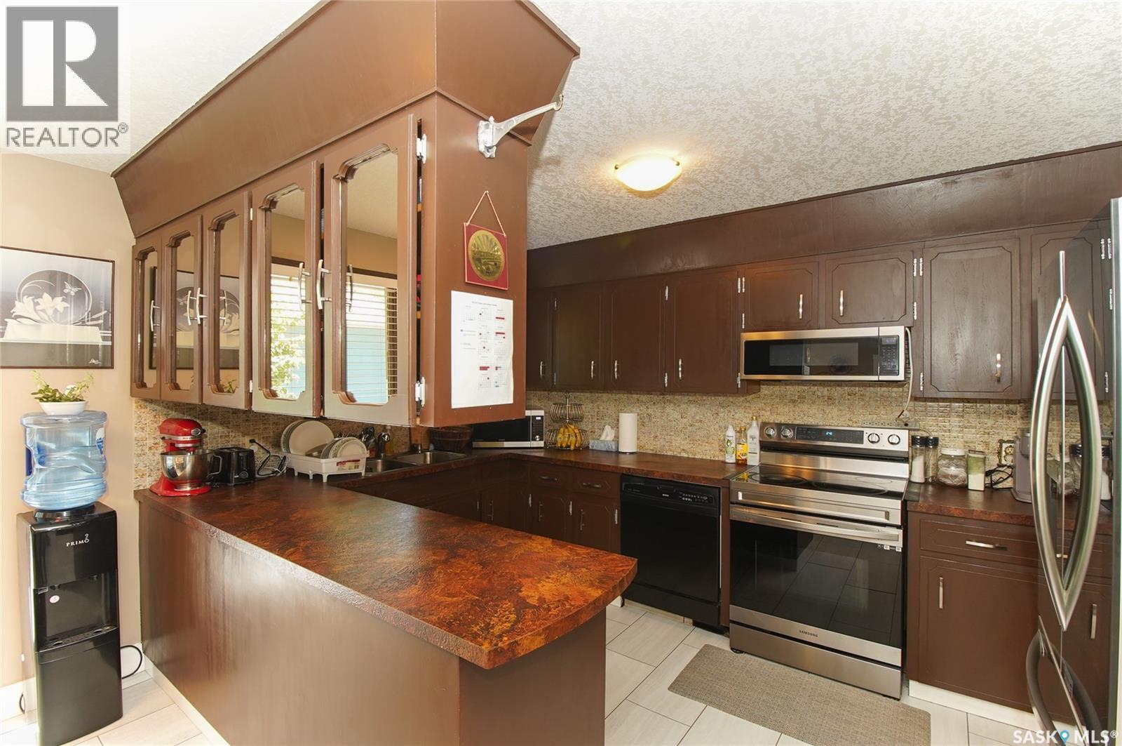 18 Kyle Street, Regina, SK - Indoor Photo Showing Kitchen