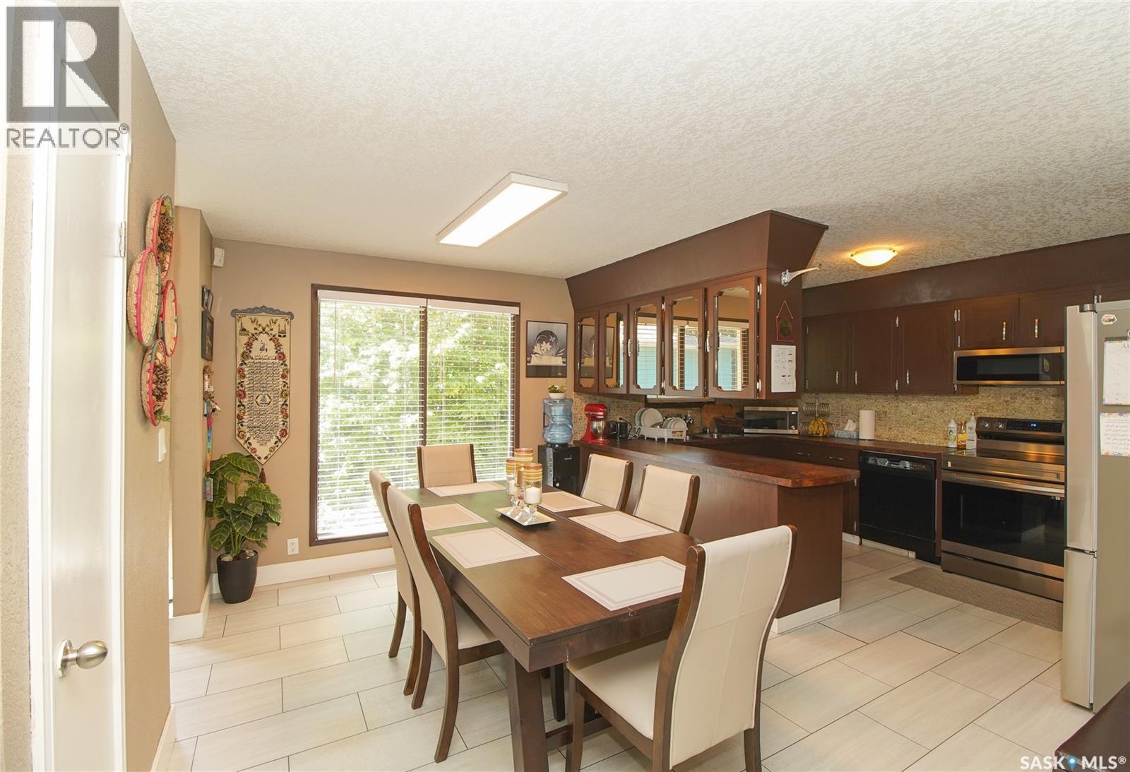 18 Kyle Street, Regina, SK - Indoor