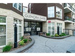 #321 10407 122 ST NW Edmonton, AB T5N 4B8