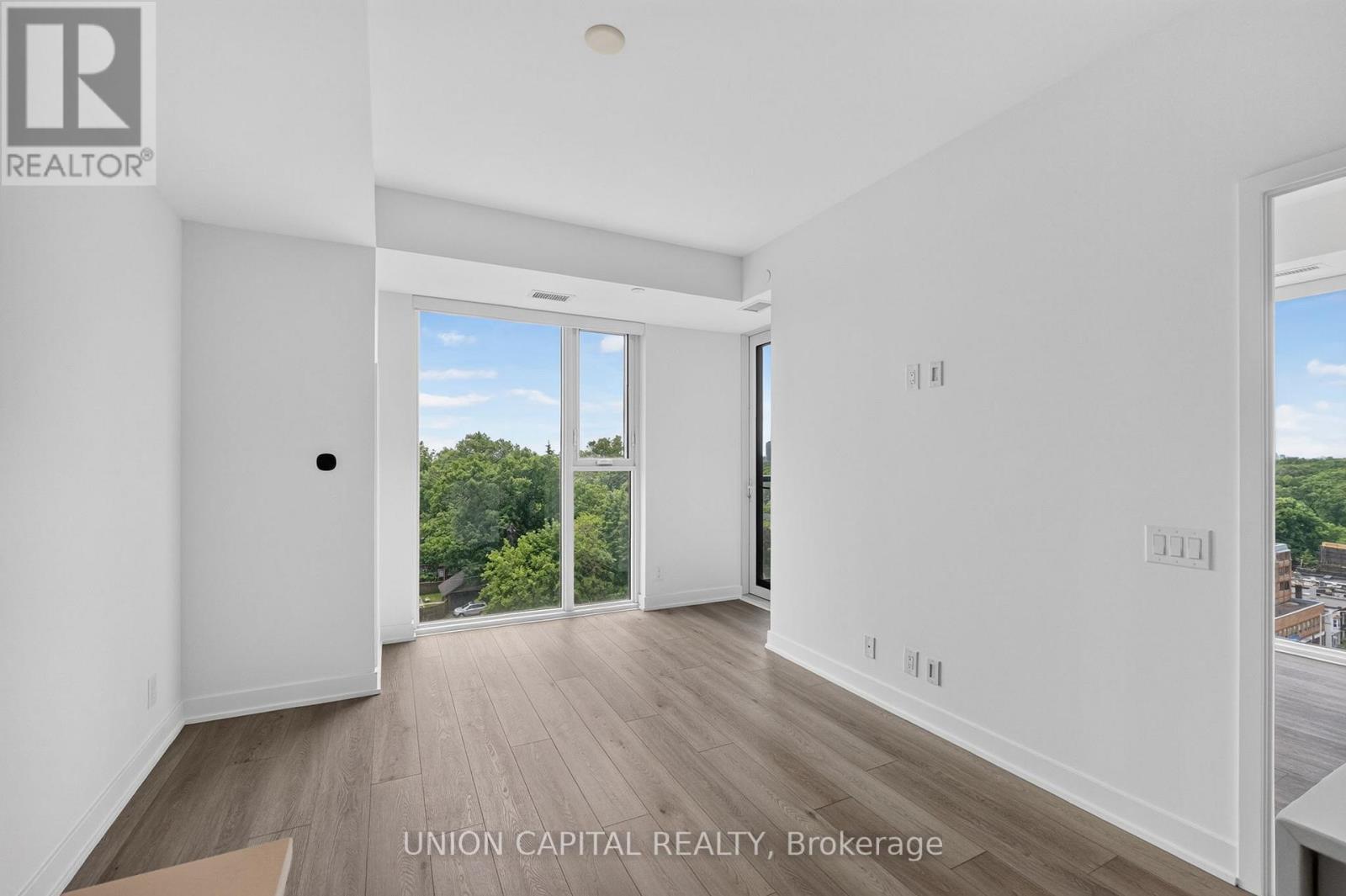 910 - 1660 Bloor Street W, Toronto, ON - Indoor Photo Showing Other Room