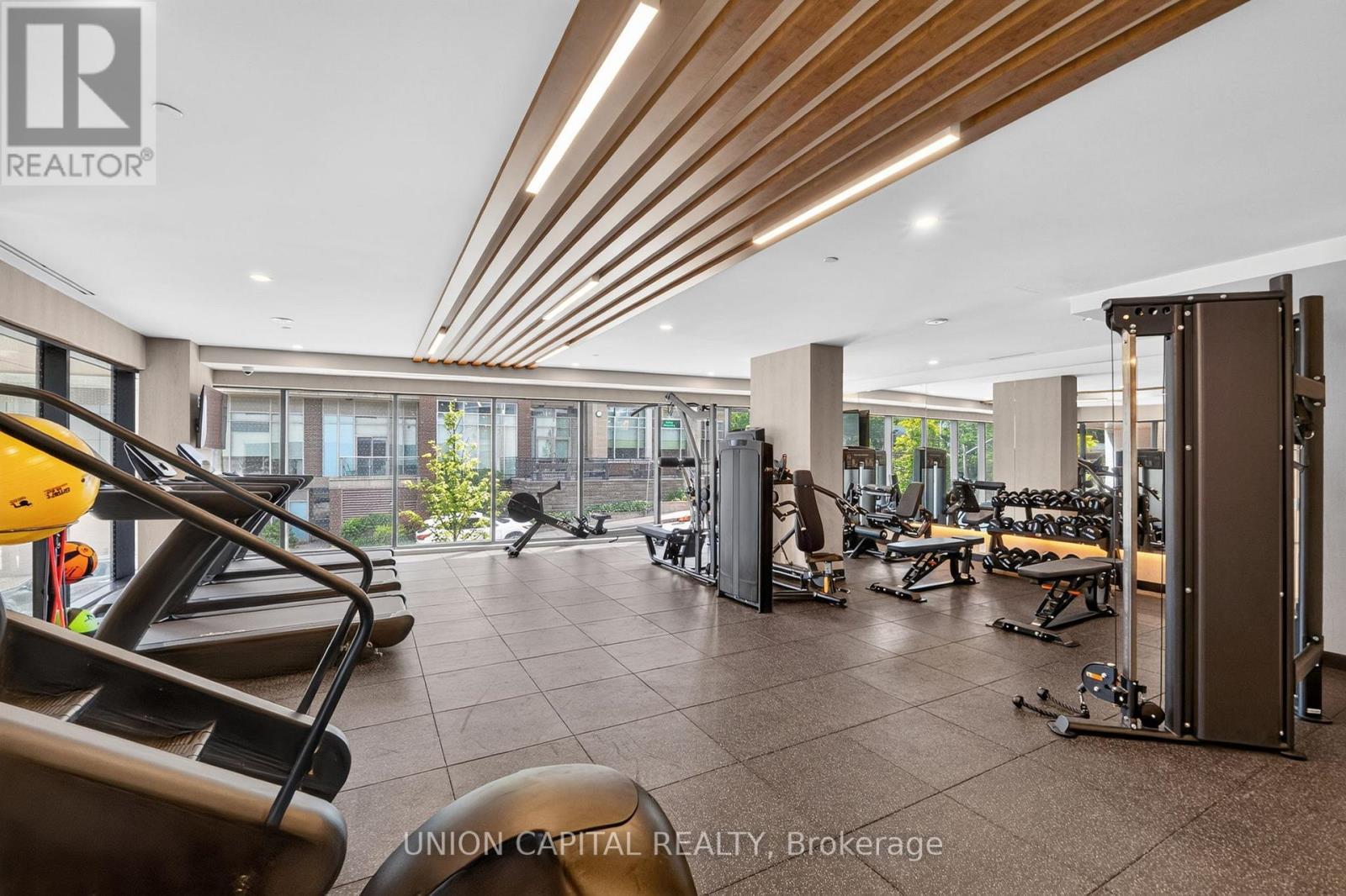 910 - 1660 Bloor Street W, Toronto, ON - Indoor Photo Showing Gym Room