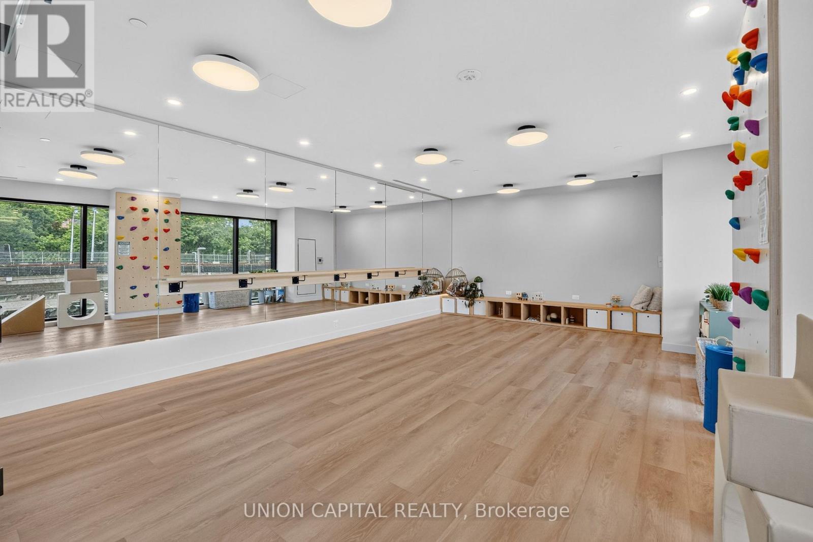 910 - 1660 Bloor Street W, Toronto, ON - Indoor Photo Showing Other Room