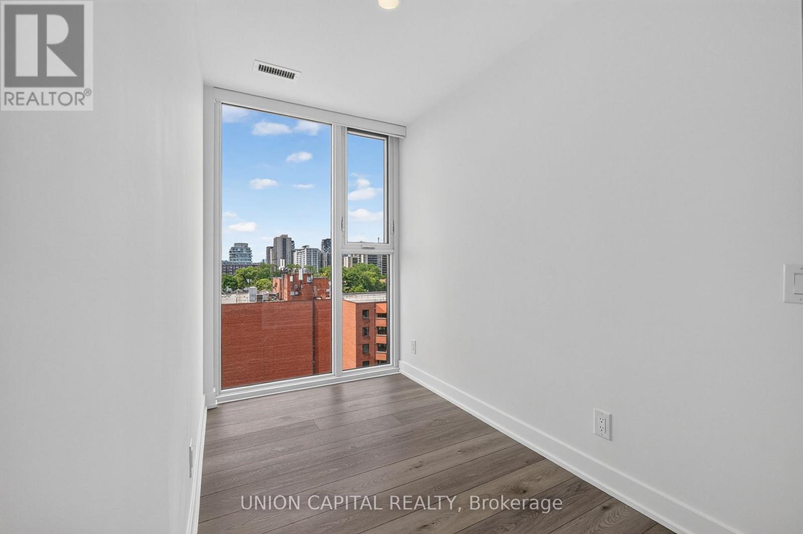 910 - 1660 Bloor Street W, Toronto, ON - Indoor Photo Showing Other Room