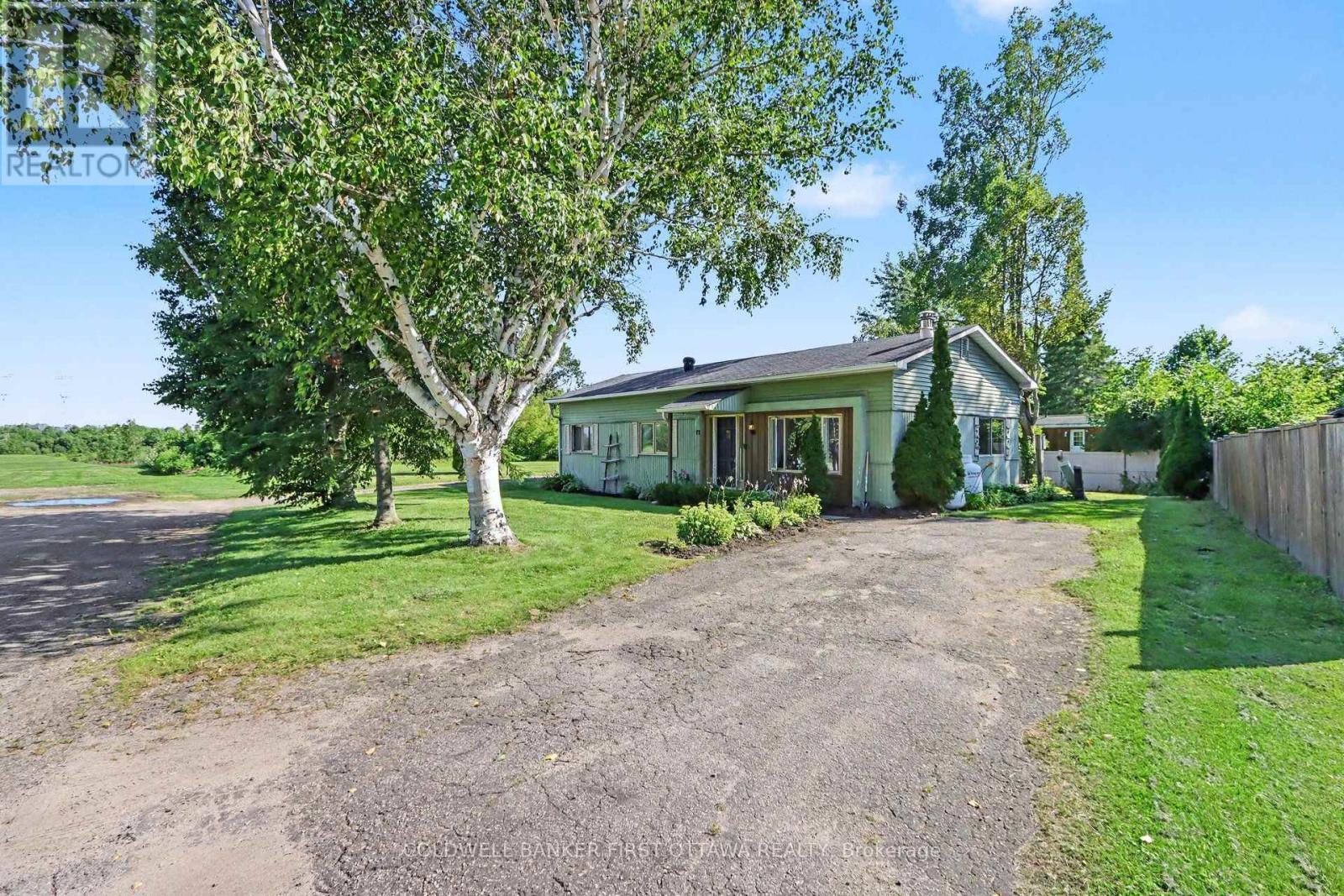 17 Bridle Path, Rideau Lakes, ON