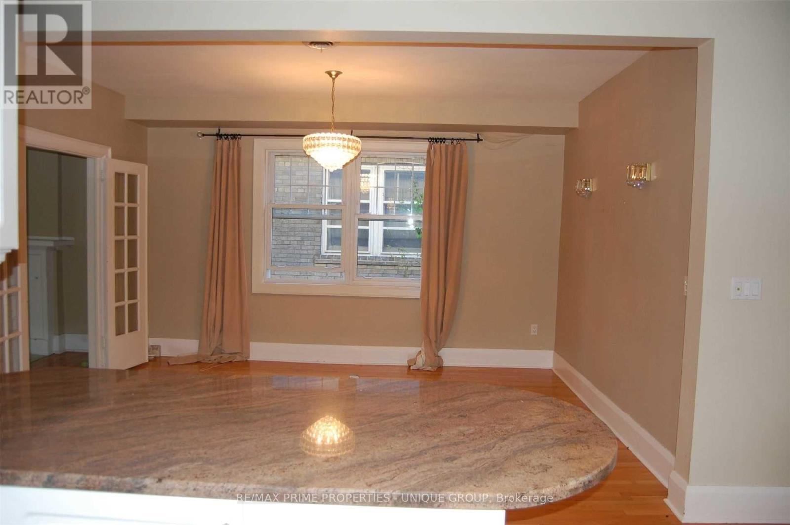 Upper - 39 Whitehall Road, Toronto, ON - Indoor Photo Showing Other Room