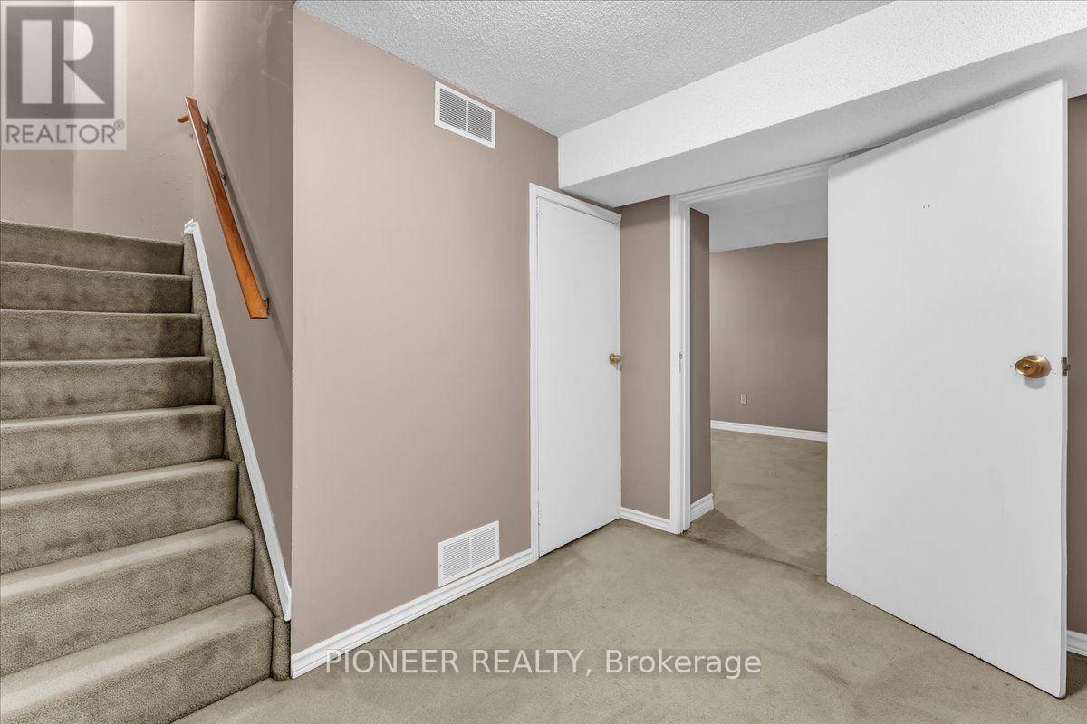 6452 Eastridge Road, Mississauga, ON - Indoor Photo Showing Other Room