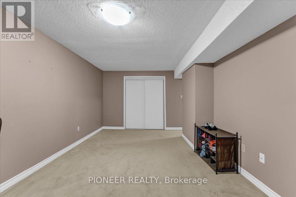 6452 Eastridge Road, Mississauga, ON - Indoor Photo Showing Other Room