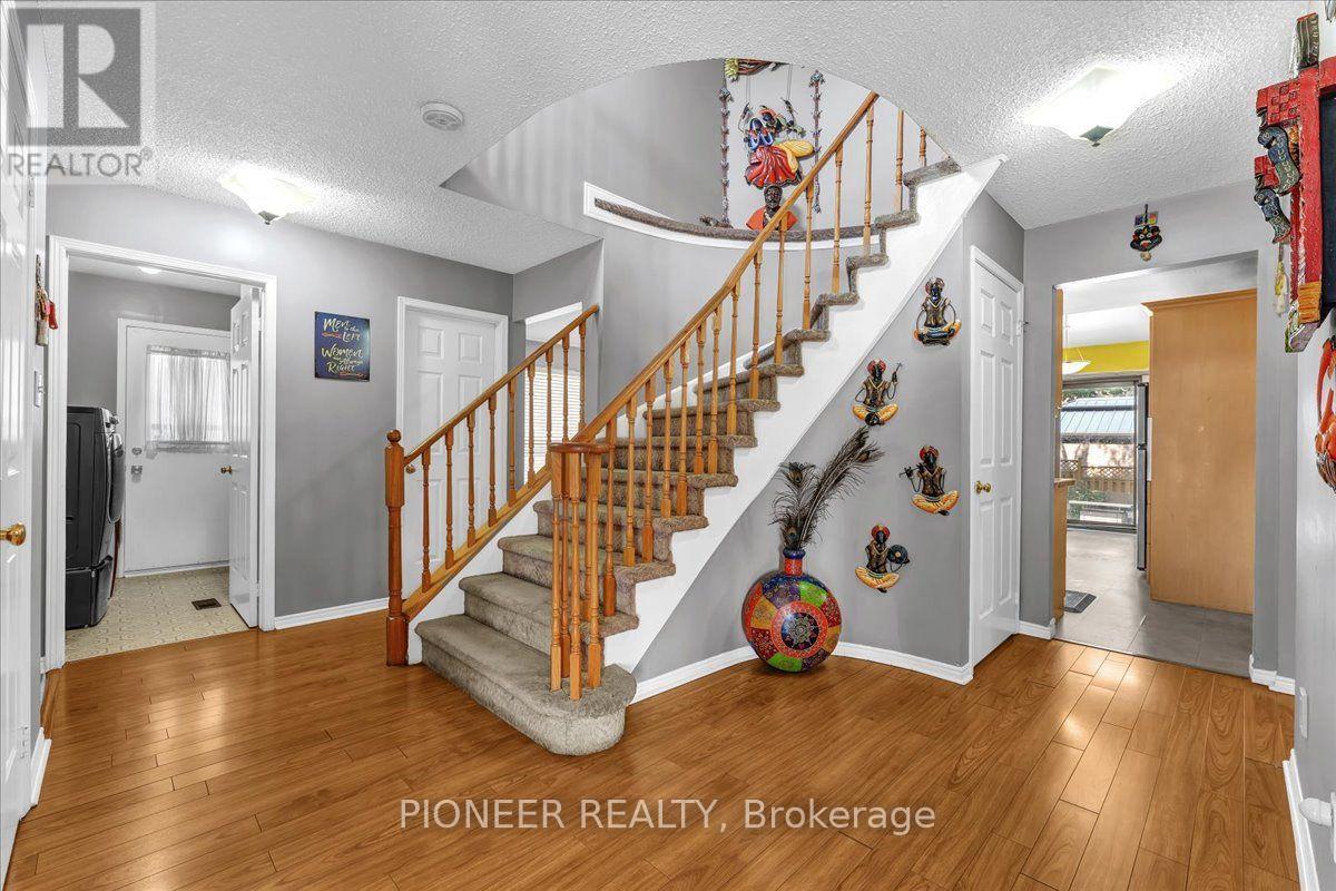 6452 Eastridge Road, Mississauga, ON - Indoor Photo Showing Other Room