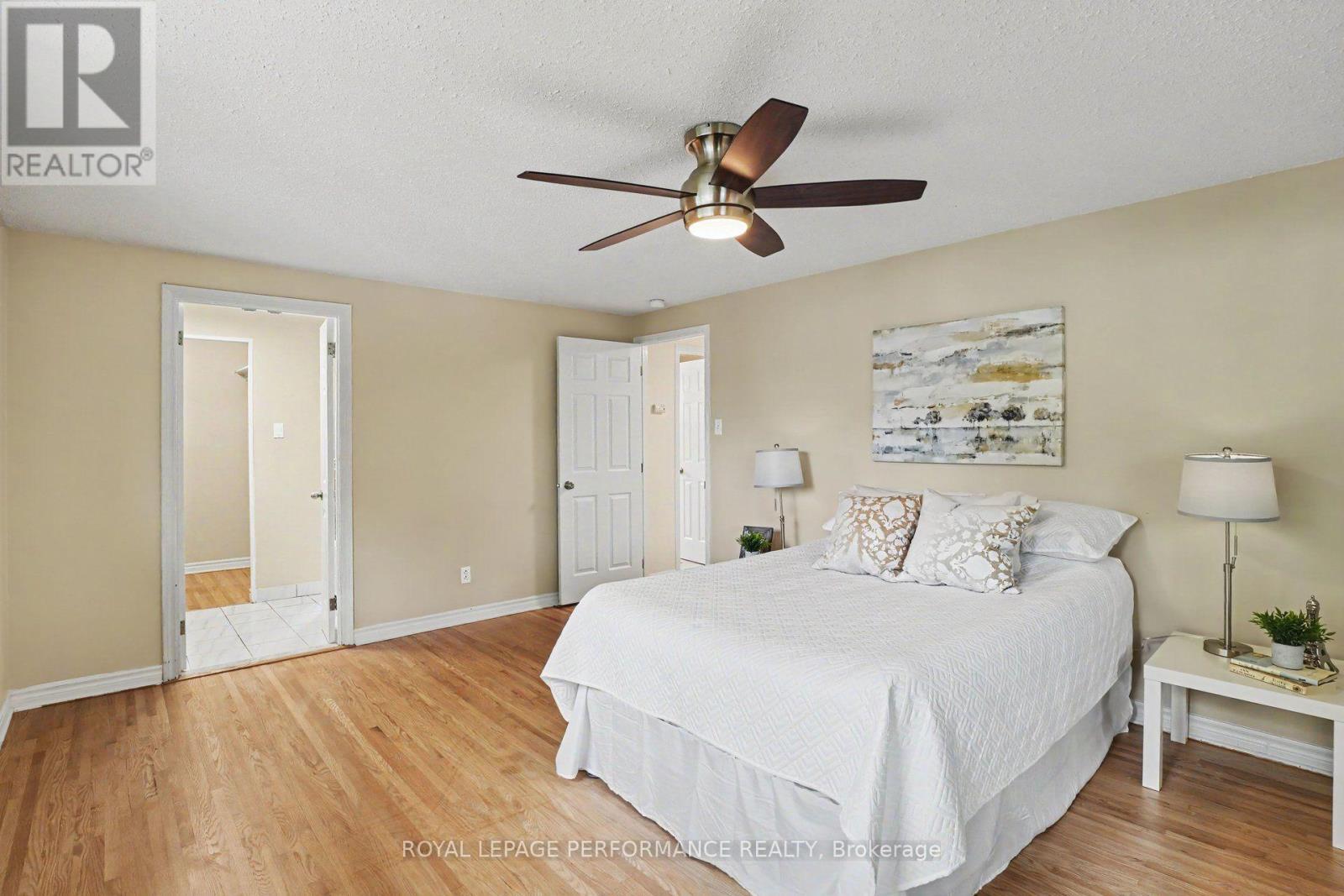 13 Centrepark Drive, Ottawa, ON - Indoor Photo Showing Bedroom